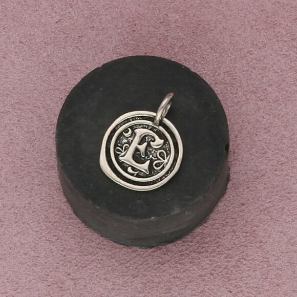 sterling silver letter e initial wax seal pendant - Picture 1 of 3